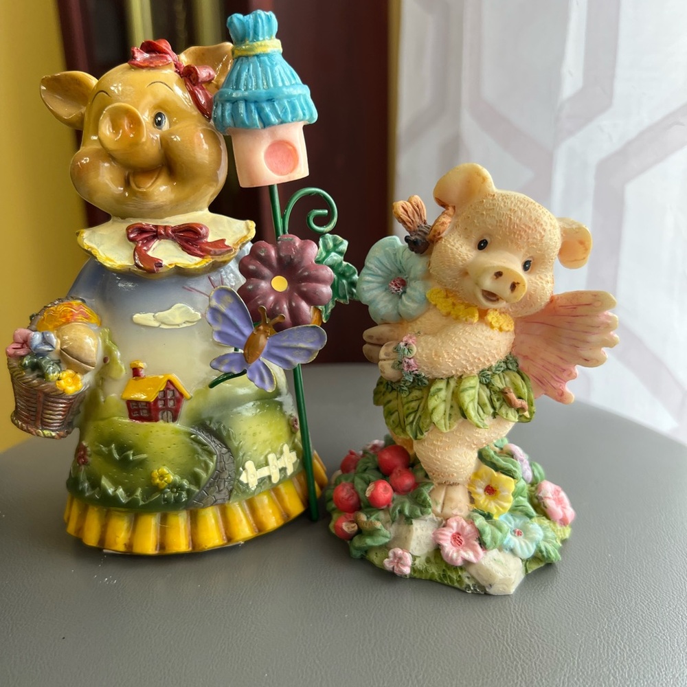 Charming Pig Figurine Set - Multicolor